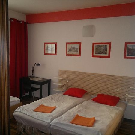 Red Apartment Братислава Номер фото
