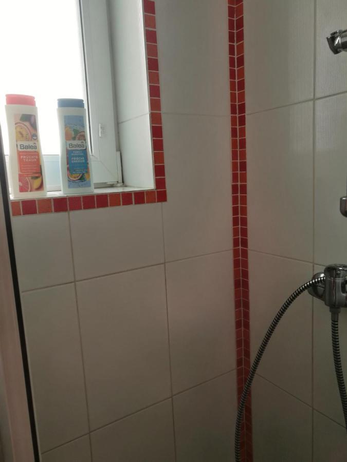Red Apartment Братислава Экстерьер фото