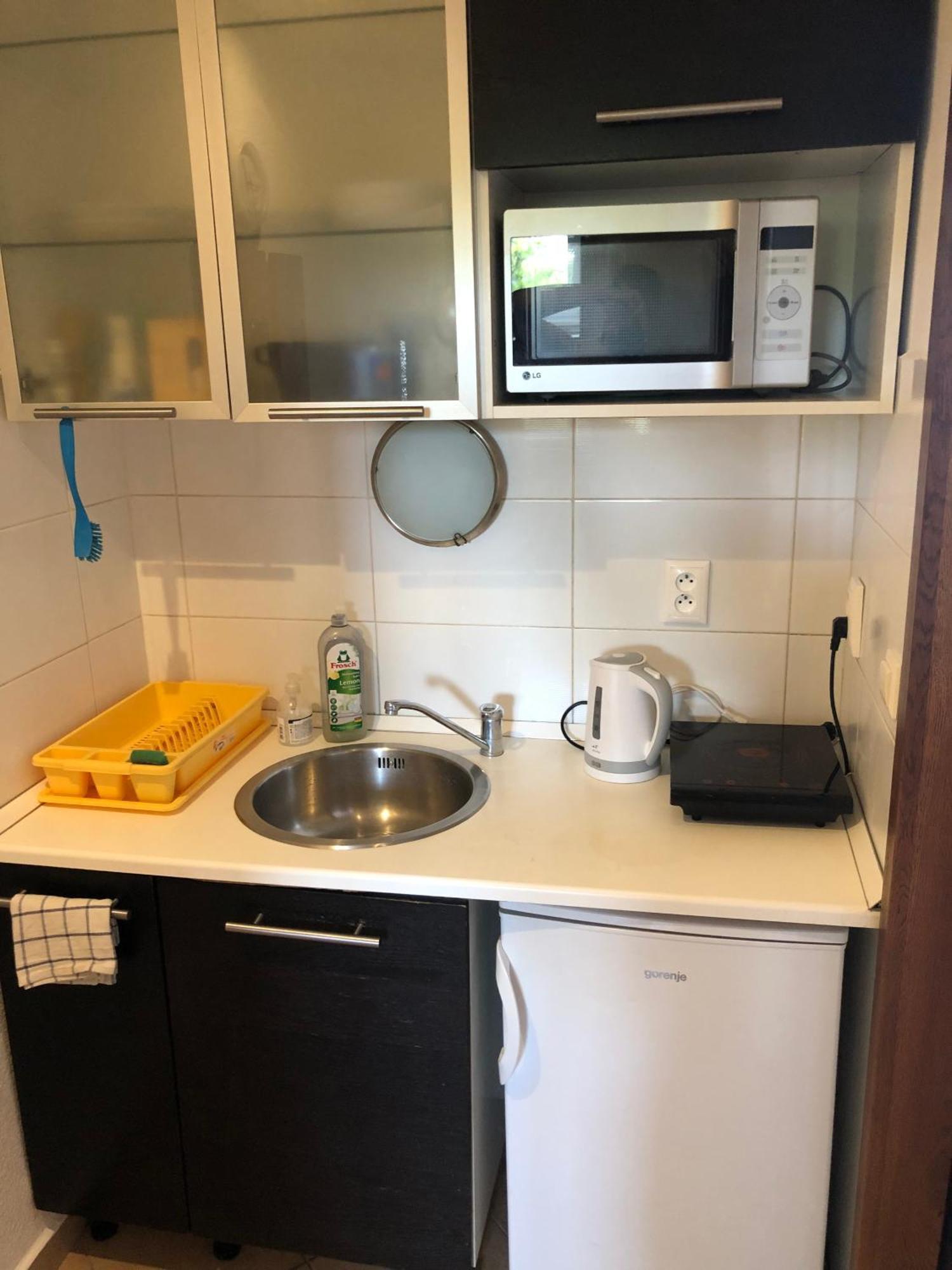 Red Apartment Братислава Экстерьер фото
